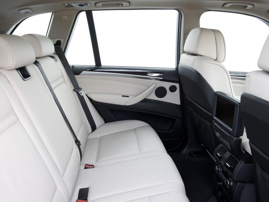  BMW X5 xDrive 5.0i 2010 года  (фото 127 из 142)